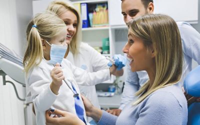 What Defines a Family Dentist? Qualities to Look For When You Search